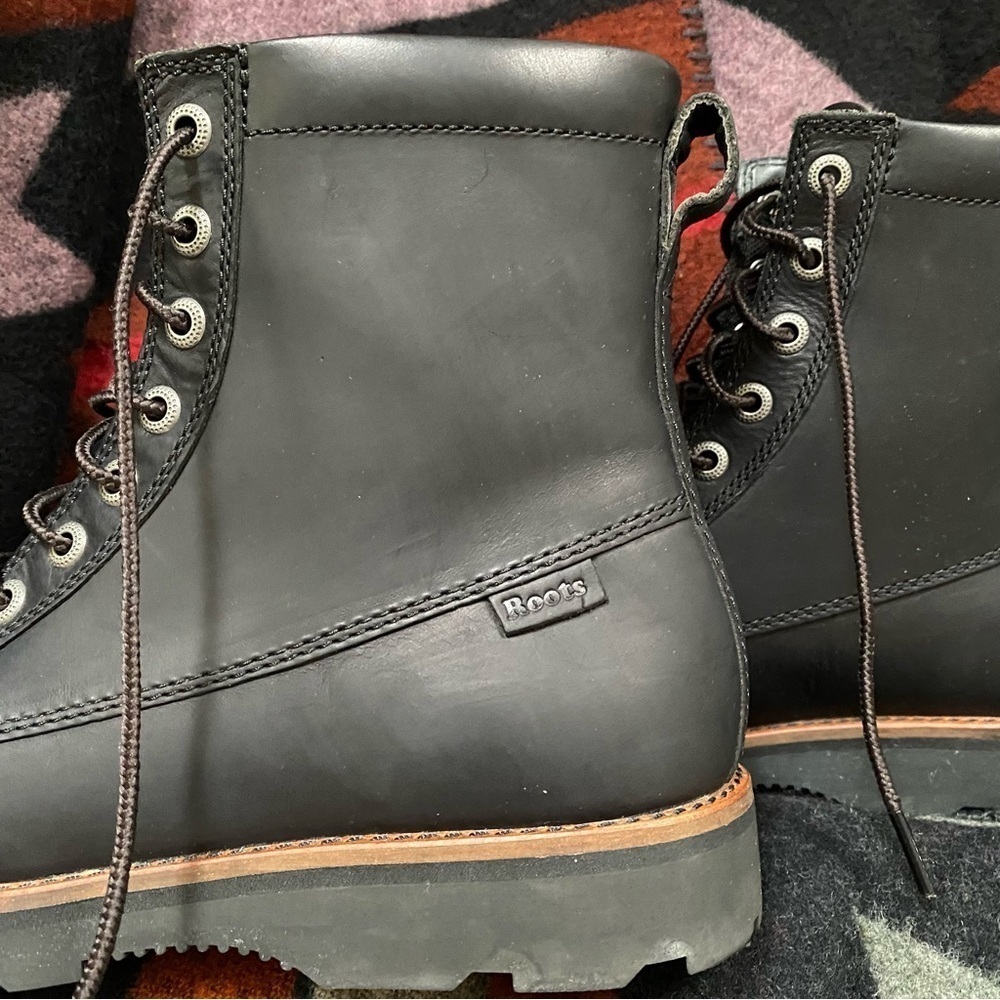 ROOTS leather winter boots w cabin cottage vibe unisex - Picture 6 of 15